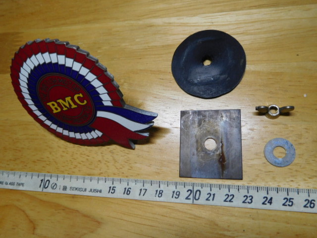 売り切り・希少レア☆彡中古（美品）BMC・ミニクーパー・MINI1300/1000用（金属製）グリルカーバッジエンブレム・旧車レトロカー当時物