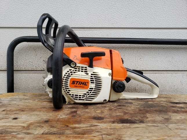 STIHL スチール 024AVEQ エンジンチェーンソー プラグ新品 16インチ 