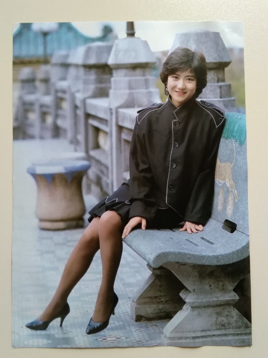 ☆岡田有希子さん☆／『切り抜き色々 (全て当時モノです)』☆(タレント