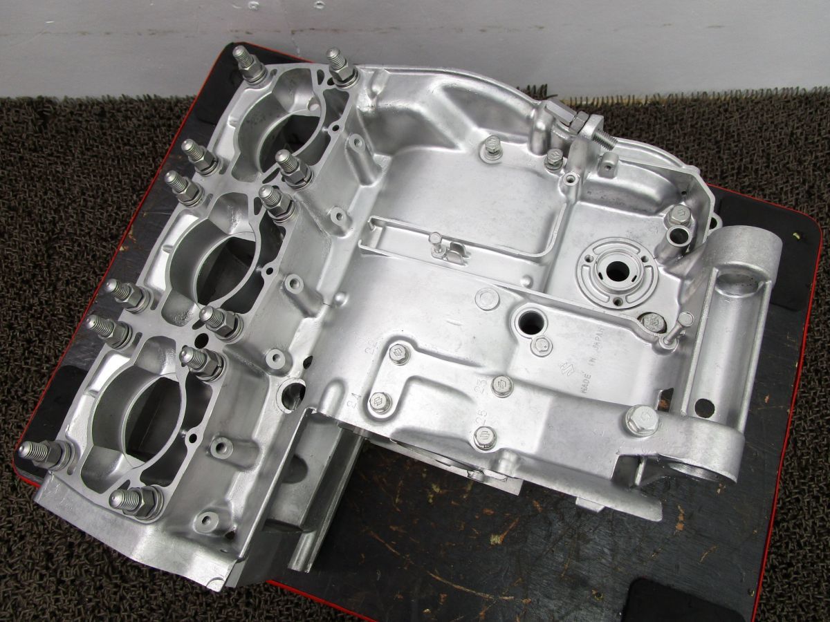 GT380 エンジン クランクケース □A880！NGT380 OH素材に スズキ 
