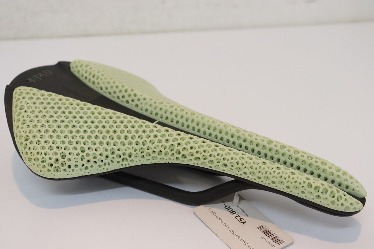 ★fi'zi:k フィジーク ANTARES 00 VERSUS EVO ADAPTIVE サドル カーボンレール 未使用品