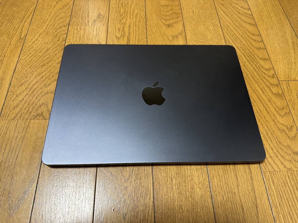 MacBook Air (13-inch, 2022) M2チップ 24GBメモリー 1TB SSD  