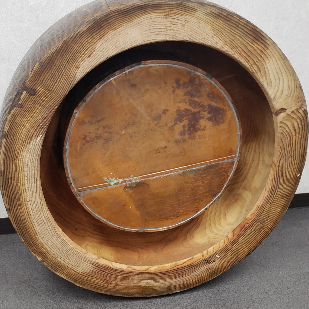 古い味のある火鉢 囲炉裏 座卓 木製 大型くり抜き火鉢 直径約70cm