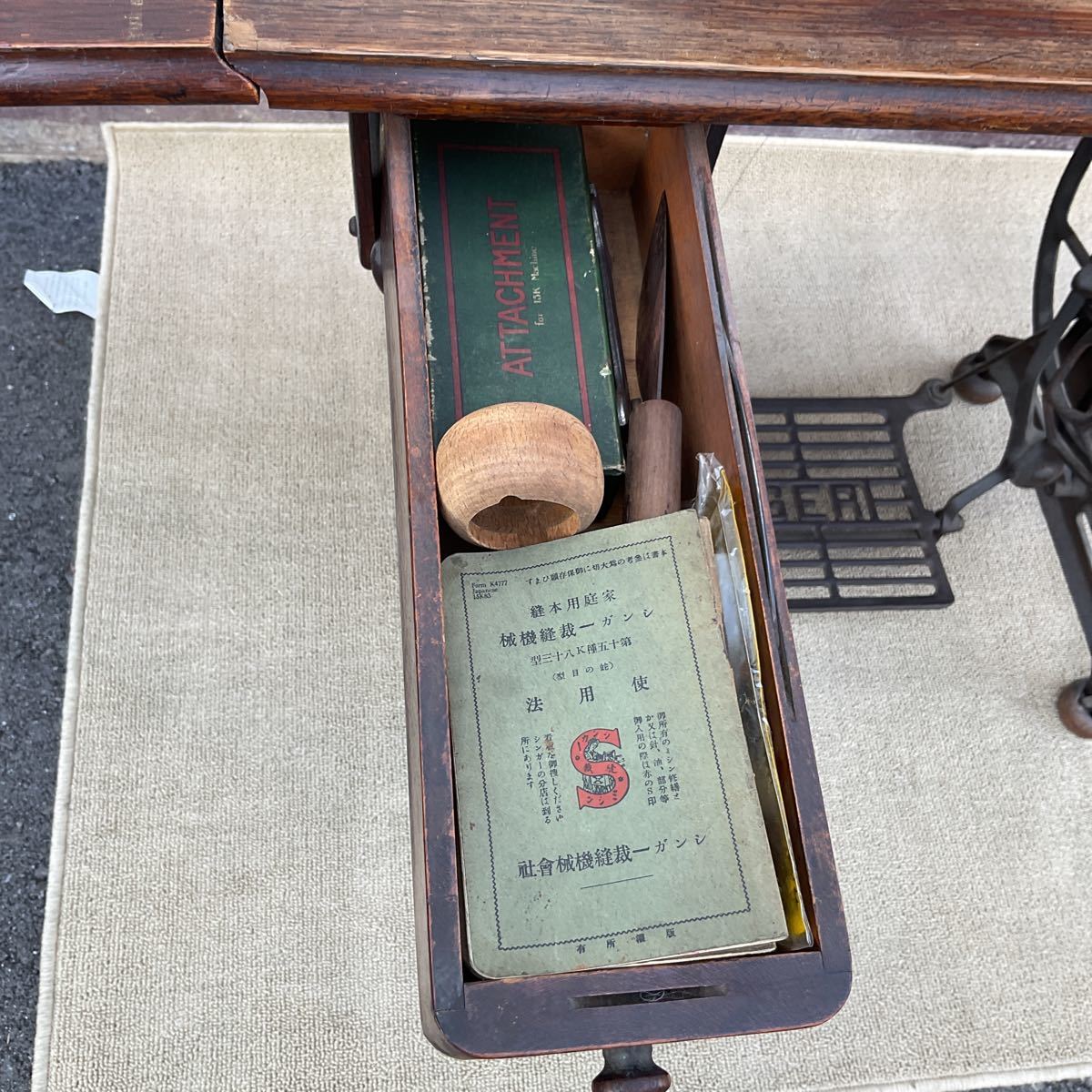 KM34-260 SINGER シンガーミシン 昭和レトロ 鉄脚 作業台 ビンテージ  