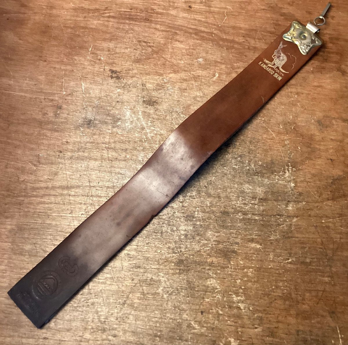 CC-9954■送料込■FUJIYAMA RAZOR なめし革 皮 革製 剃刀 研ぎ カミソリ 髭剃り 道具 床屋 理容 美容 長さ:67cmアンティーク 223g/くGOら