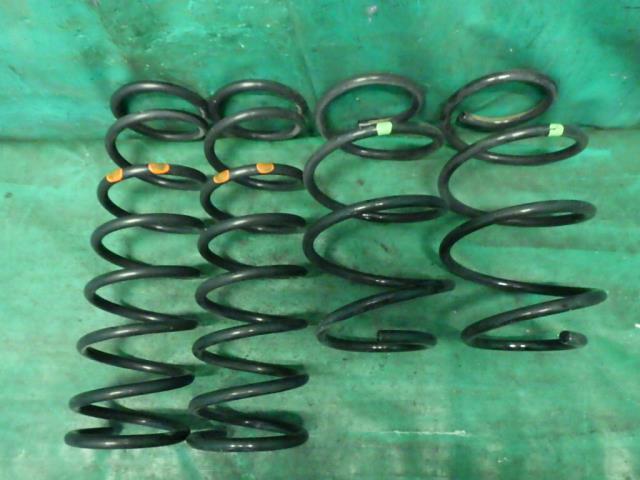 ルークス DBA-ML21S 純正コイルスプリング1台分 サスペンション 235023