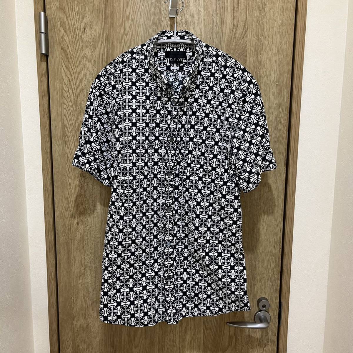 送料込] ALEXANDER McQUEEN アレキサンダーマックイーン 半袖シャツ シャツ 半袖 ボタン メンズ men 服 綿 50