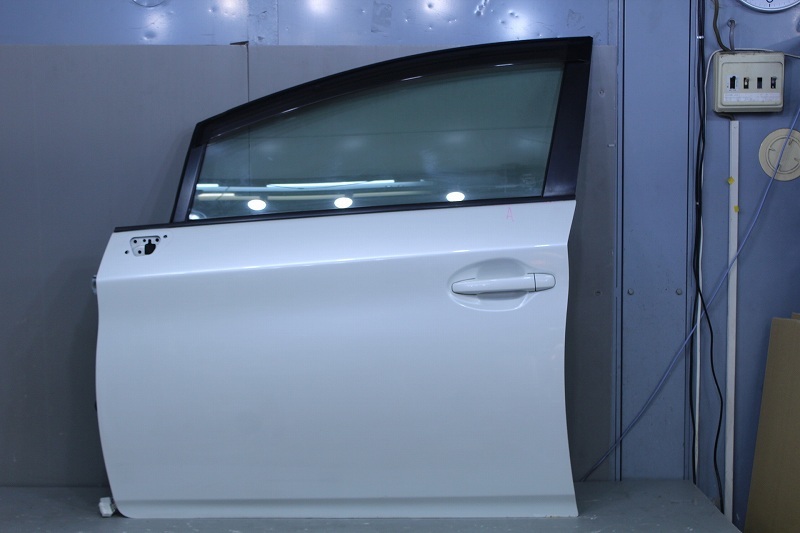 プリウス G 前期(ZVW30) 純正 破損無 取付OK 左フロント ドアパネル ドアバイザーセット 070 / 67002-47070 p034771