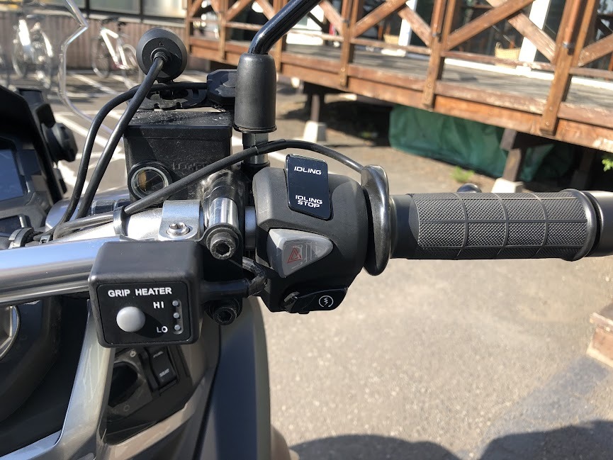 ホンダ ADV150 後付けの装備満載、自賠責残り3年、不具合なく美車、札幌より Asura ホンダ ADV150 ミドルサイドカバーフェアリング/ Middle Side