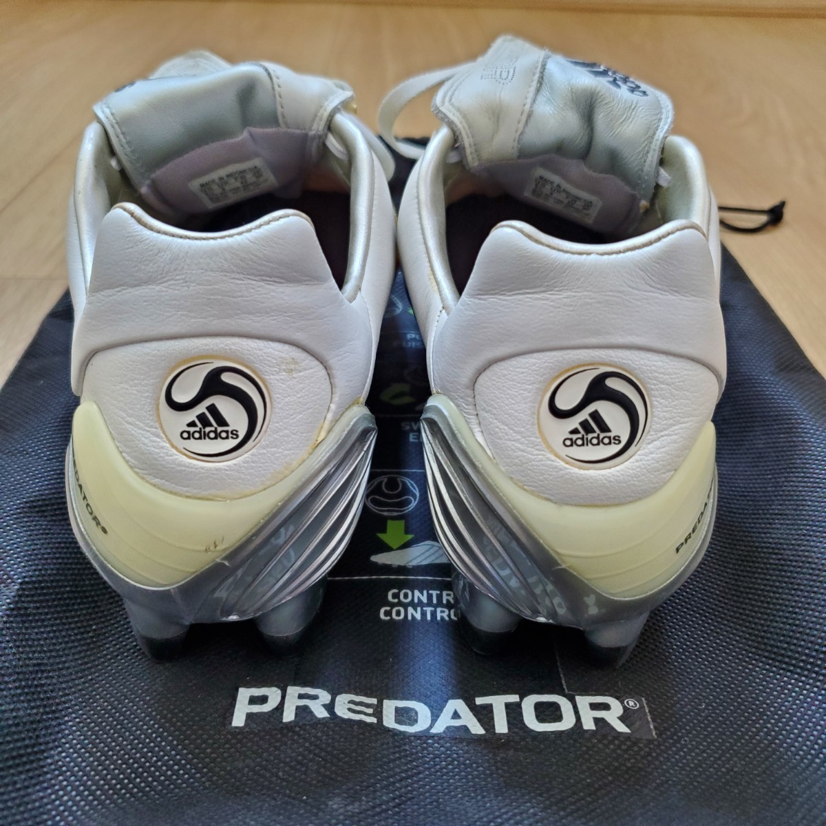 プレデターパワースワーブ 26.5 fg サッカー スパイク アディダス