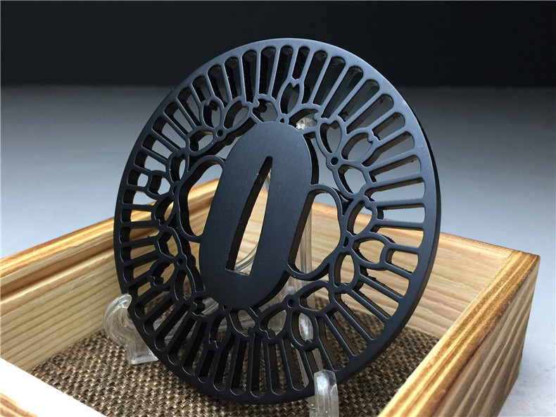 刀装具 大刀用柄前 柳生傘透かし鉄鍔 葵図目貫(江戸時代)