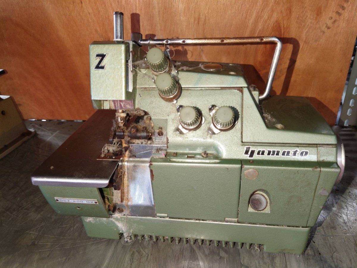 □工業用ミシン ロックミシン頭部 YAMATO DCY－200