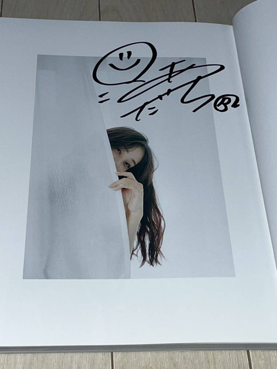 足立梨花 写真集 「リリカル」直筆サイン（CS）(あ行)｜売買された