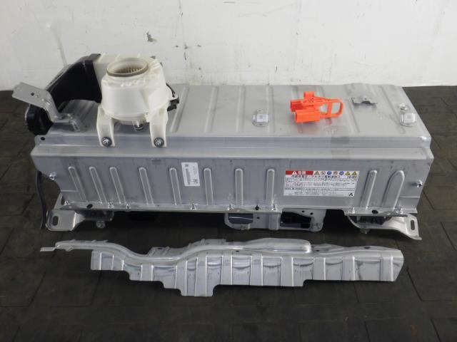 クラウン DAA-AWS210 バッテリー