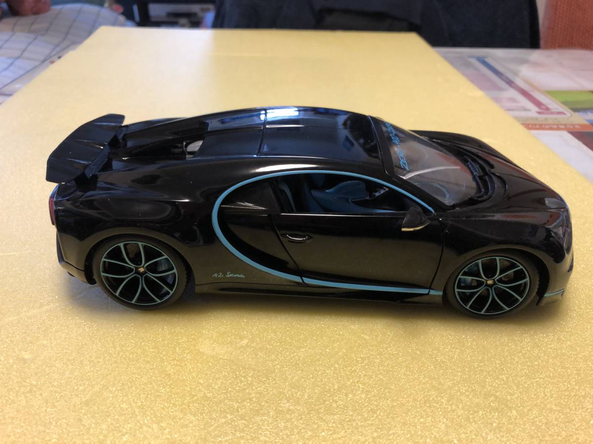 ブガッティ シロン マイスト 1⁄18 - : Bugatti レッド 1:18スケール 
