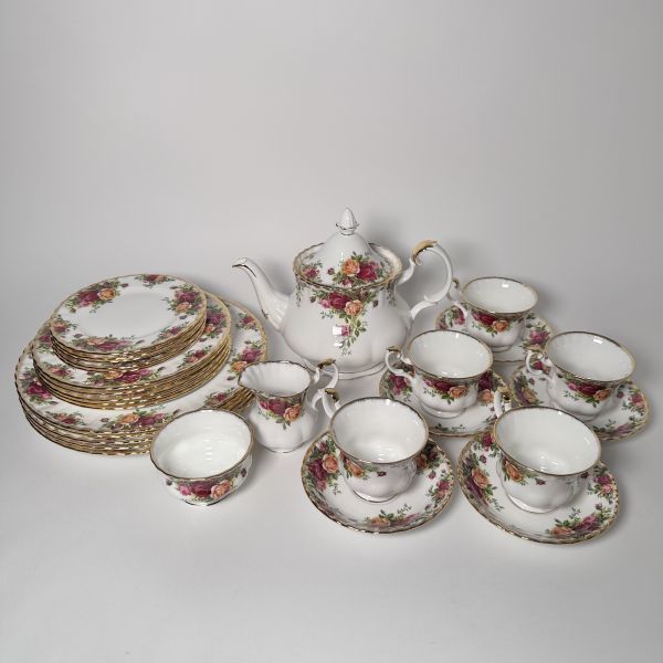 【28点セット/まとめ】ROYAL ALBERT ロイヤルアルバート オールドカントリー　ローズ カップ＆ソーサー ティーポット プレート 洋食器