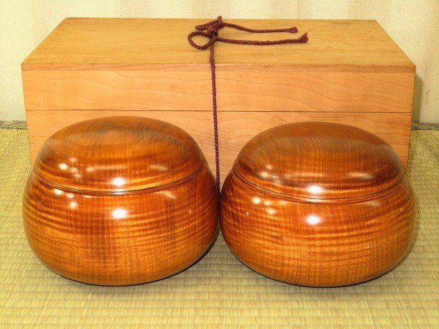 良品 高級碁笥・極厚蛤碁石セット 日向特製蛤碁石37号 那智黒 超特大平