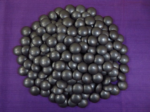 良品 高級碁笥・極厚蛤碁石セット 日向特製蛤碁石37号 那智黒 超特大平