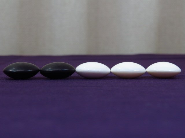 良品 高級碁笥・極厚蛤碁石セット 日向特製蛤碁石37号 那智黒 超特大平