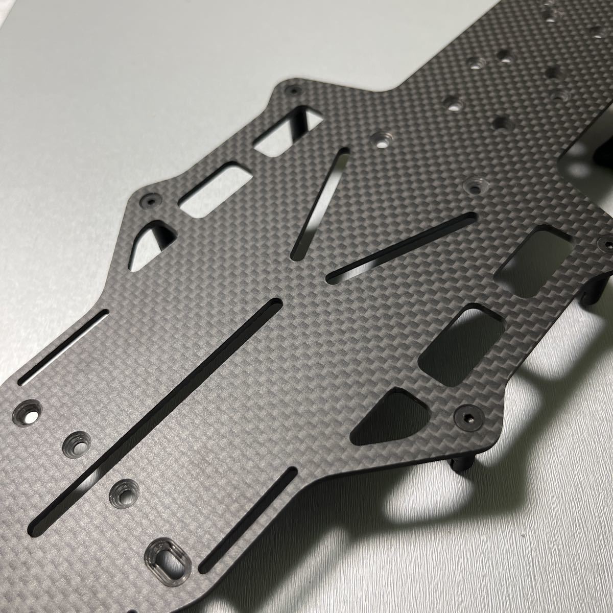 YD-2シリーズ用 艶消しグラファイト製 x3メインシャーシ 公式通販