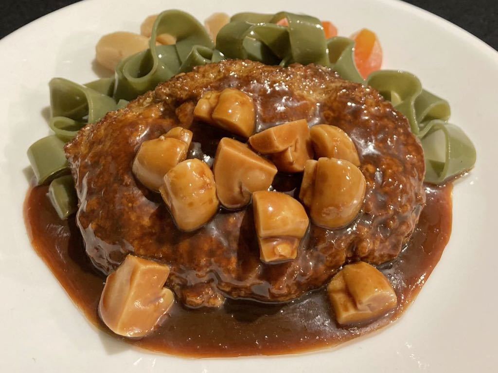 食品サンプル　ハンバーグ　マッシュルームソース　ガロニ付き