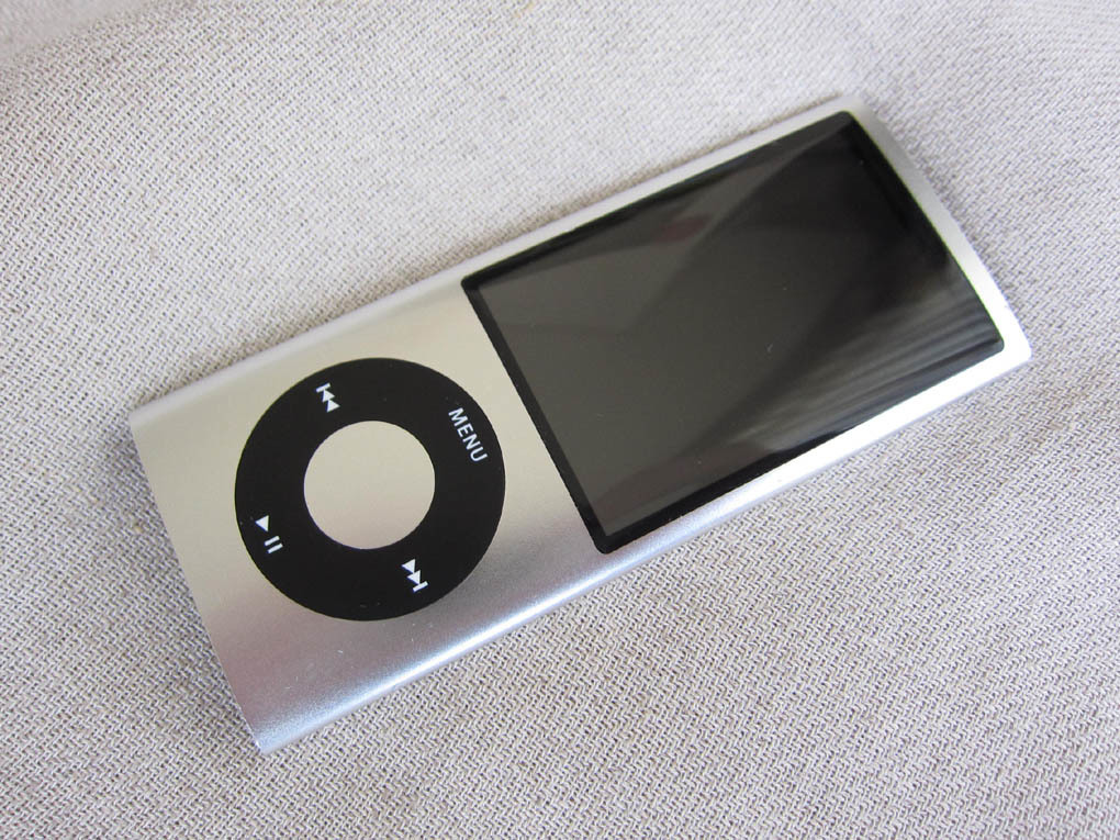 iPod nano 16GB（第5世代・MC060J) 