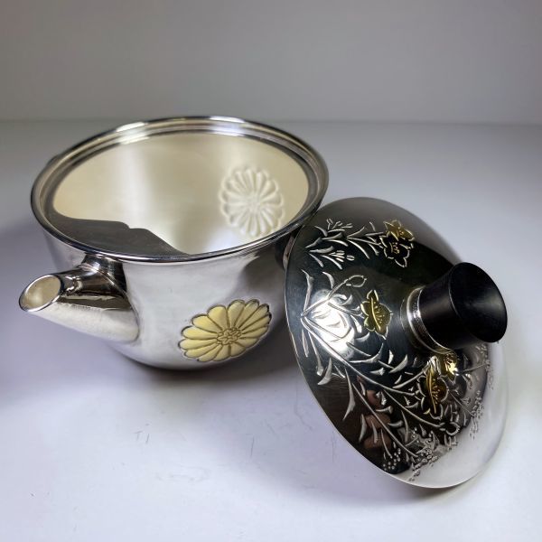 純銀製 光南 菊文 寶瓶急須 木摘 木取手 煎茶道具 長さ約9.5cm 工芸品