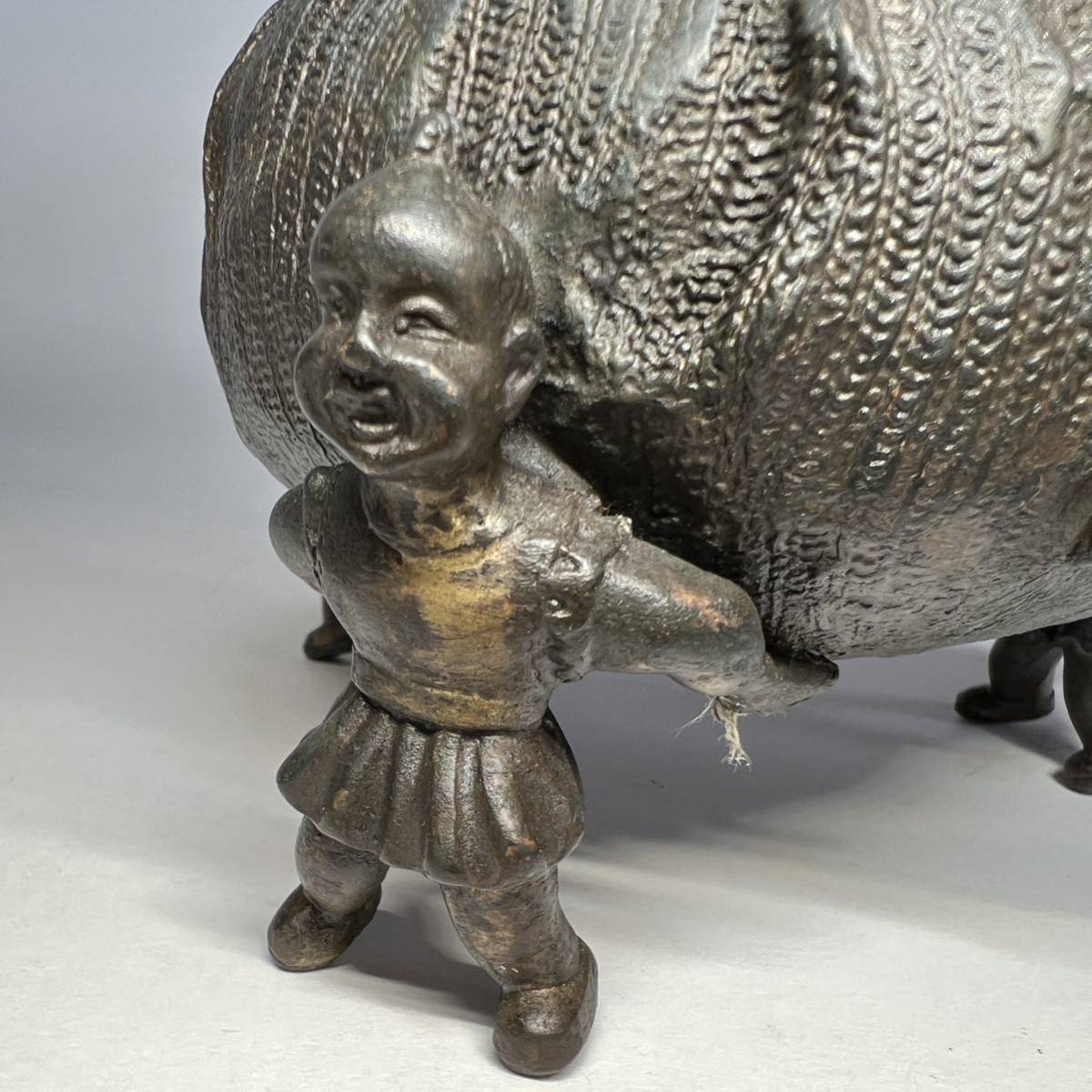 香炉　大明宣徳年製 唐子脚宝袋形香炉　銅器　中国　三足唐子　アンティーク　骨董品 香炉 大明宣徳年製 唐子脚宝袋形香炉 銅器 中国 三足