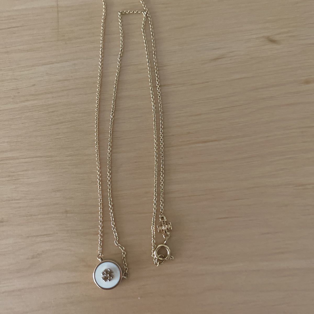 ネックレス Tory トリーバーチ TORY BURCH ホワイト（白）系 Burch 