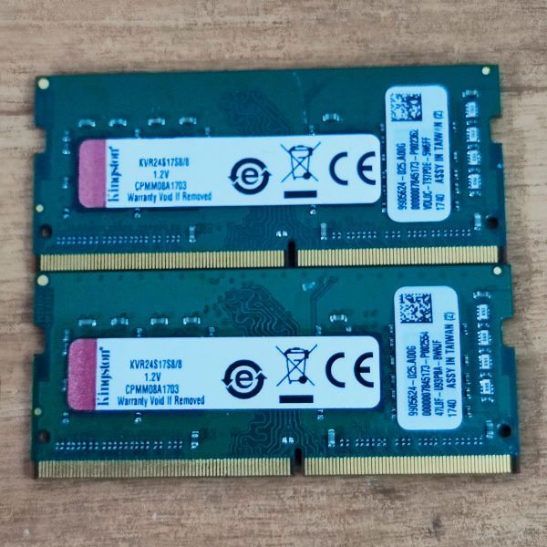 パソコンメモリ　DDR4-2400 (PC4-19200) 8GB x2