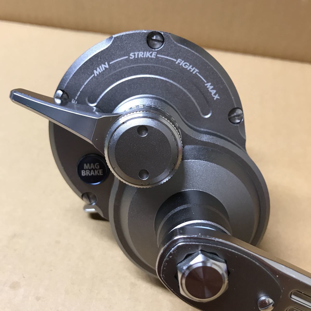 YU198R 釣りリール ラインカウンター付き ＊右ハンドル リール 右
