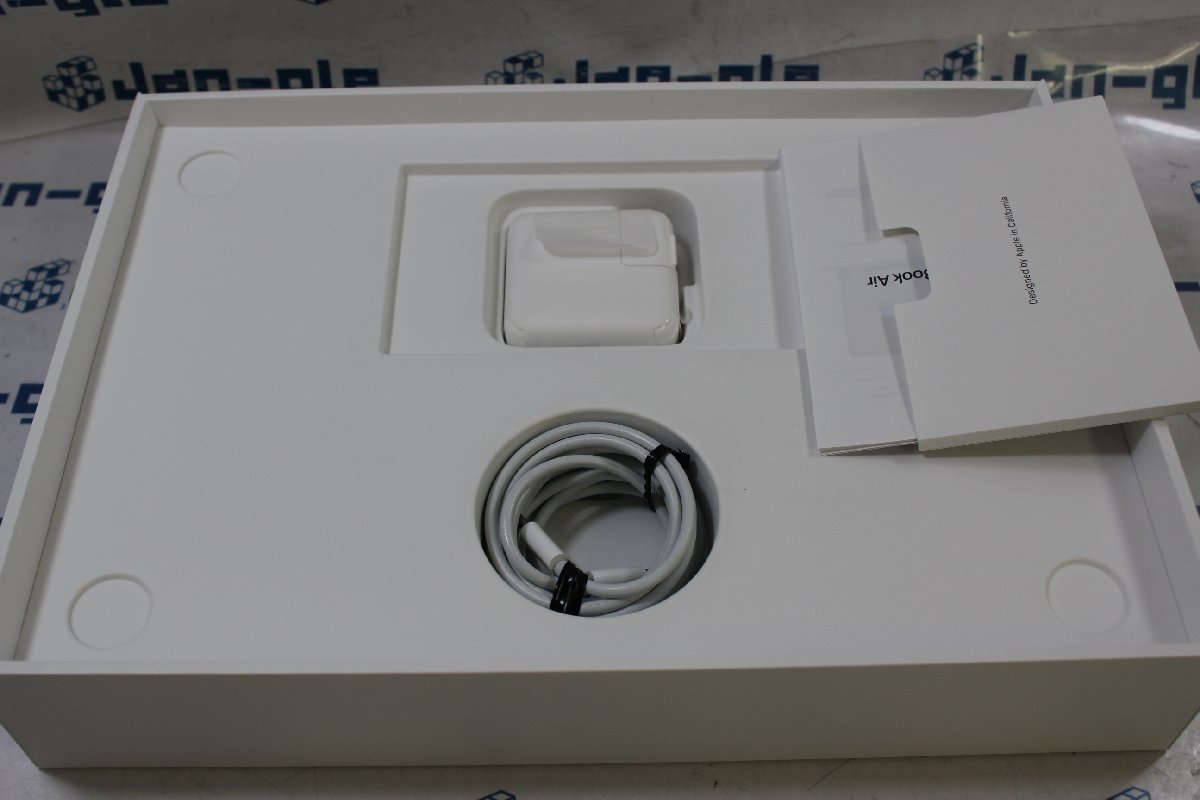 関西 美品 Apple MacBook Air 2020 MGN63J/A AppleM1/8GB/256GB 格安