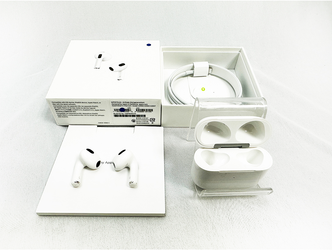 美品 AirPods 第3世代 MPNY3J/A ライトニングケーブル 
