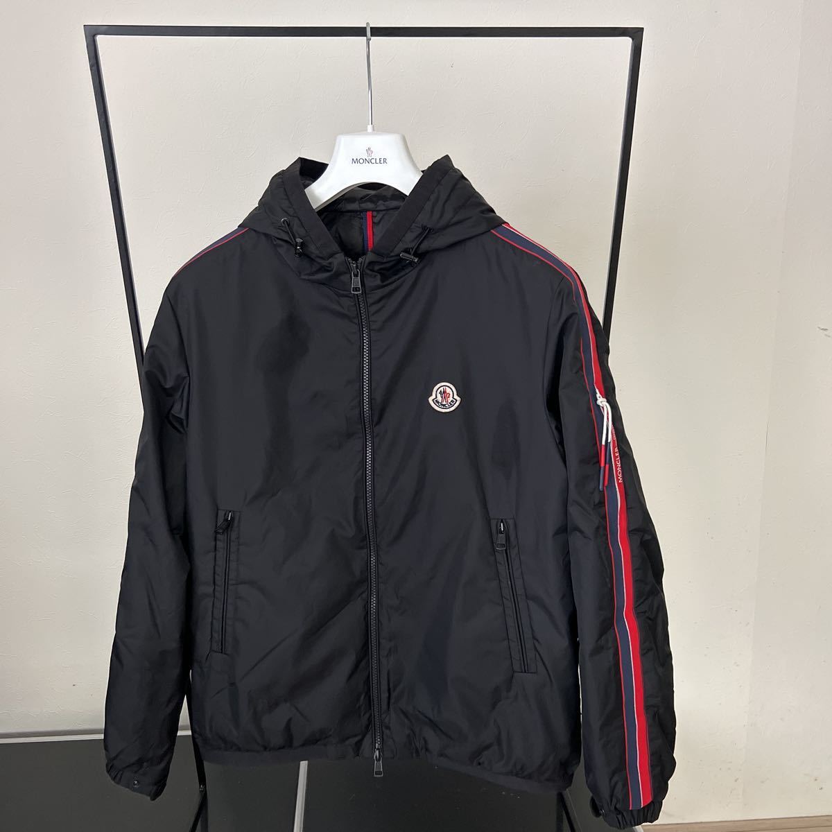 大人気，爆買い MONCLER ダウン NECKER 2022年モデル サイズ1(1)｜売買されたオークション情報、yahooの商品情報をアーカイブ公開 - オークファン 男性用