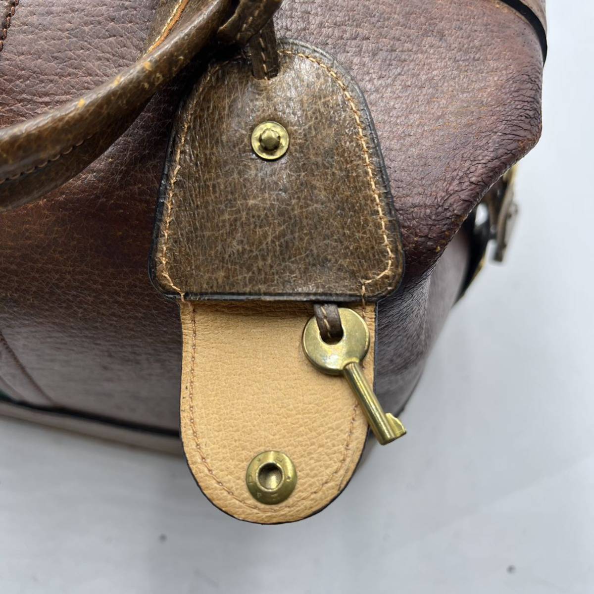 入手困難希少デザイン】GUCCI ドクターズバッグ レザー シェリーライン 