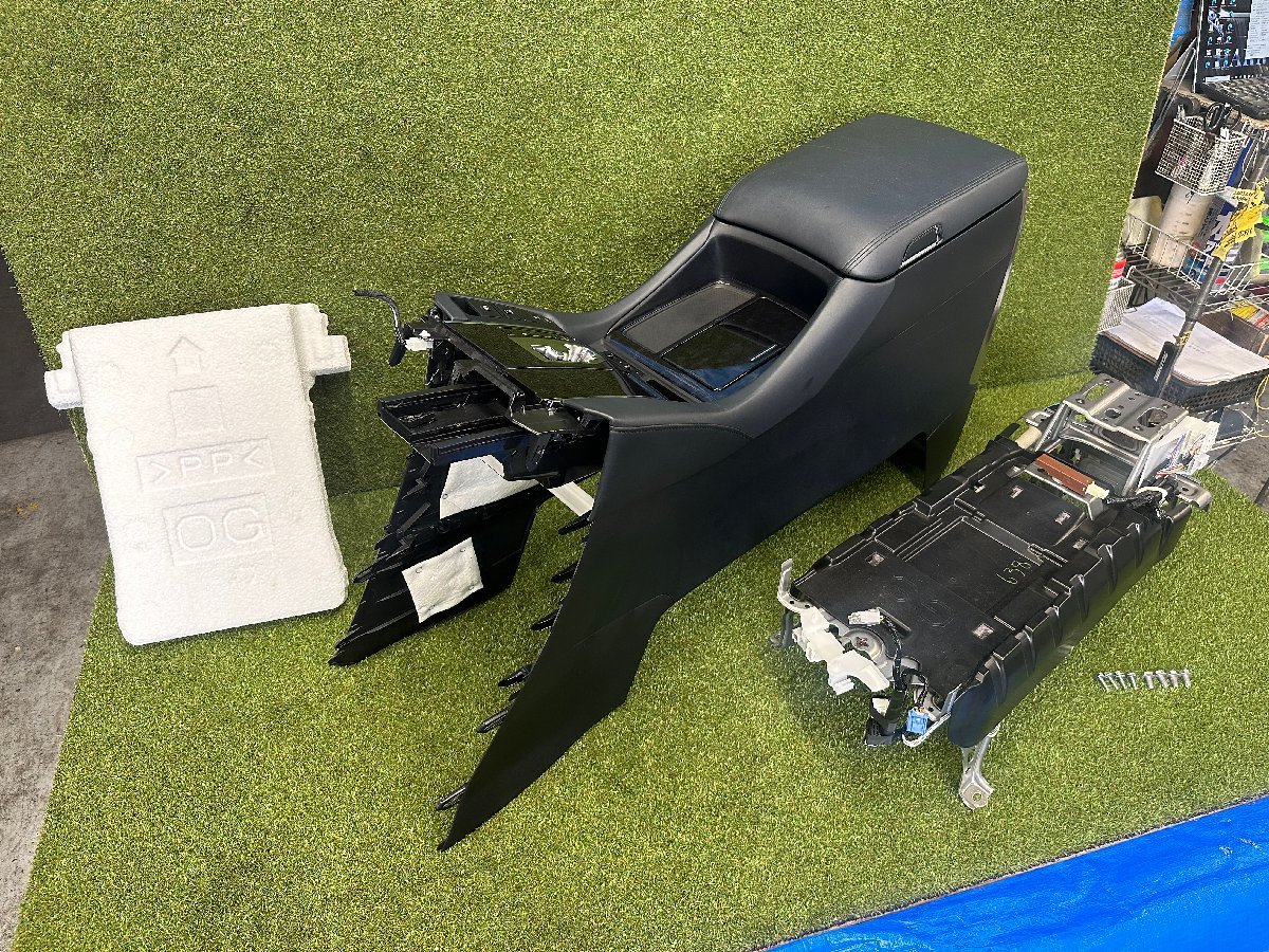 純正 トヨタ アルファード AGH30W ウッド 黒木目 レザー 黒革 センターコンソール 大型 SCパッケージ ヴェルファイア 30系 GGH30W