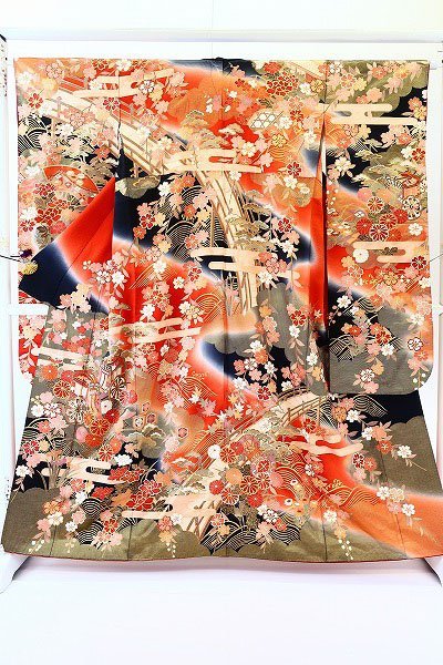 着物フィ】美品 振袖 黒色 金彩 吉祥花 身丈160cm 成人式 結婚式 豪華