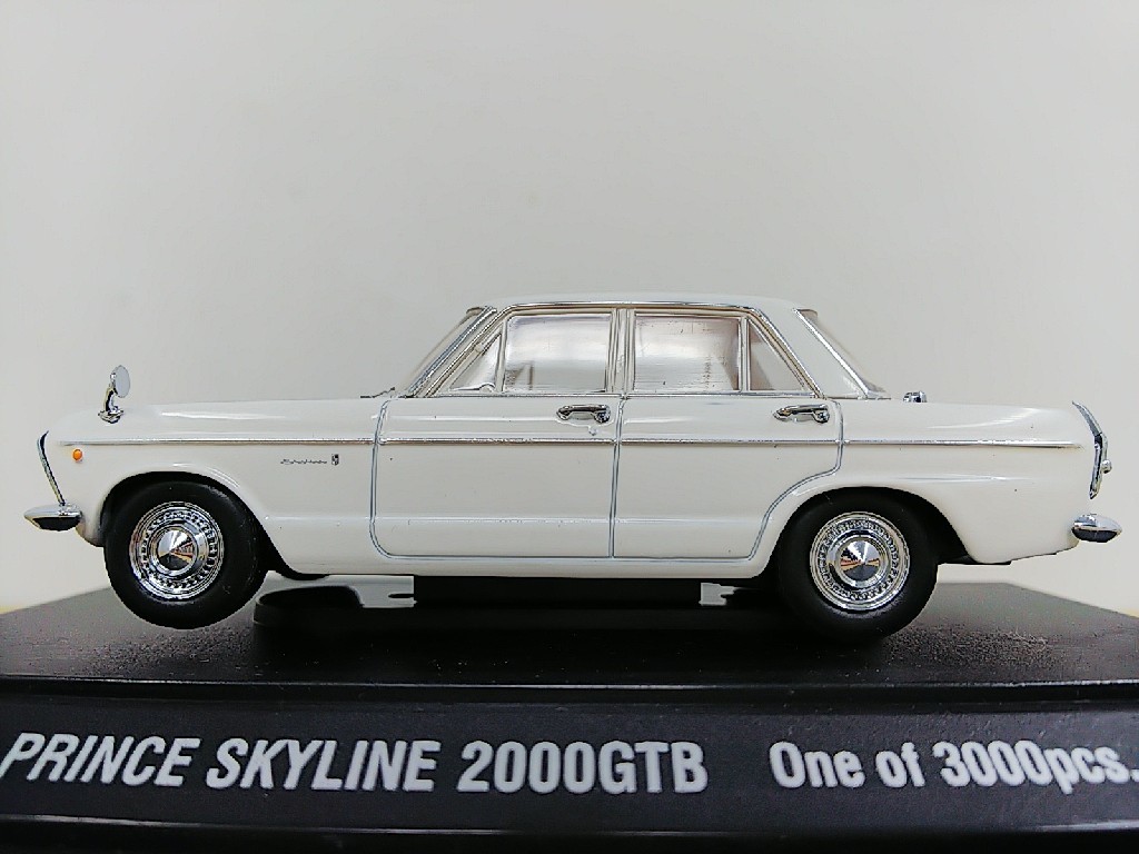 ■ EBBROエブロ 1/43 PRINCE SKYLINE 2000GT-B ホワイト プリンススカイライン モデルミニカー