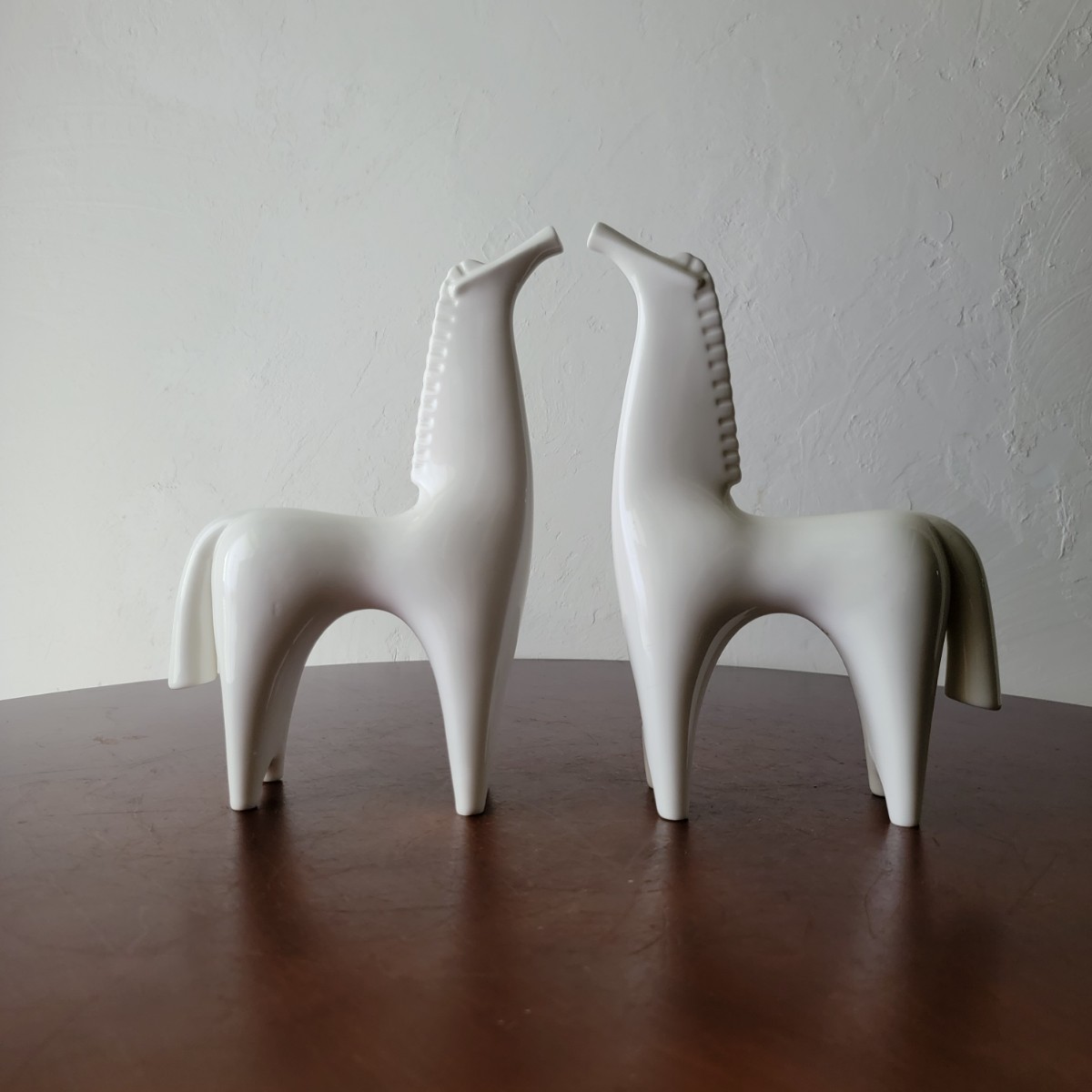 疾走する白馬 カールエンス作 1930年頃 綺麗な置物 陶器オブジェ 跳ね