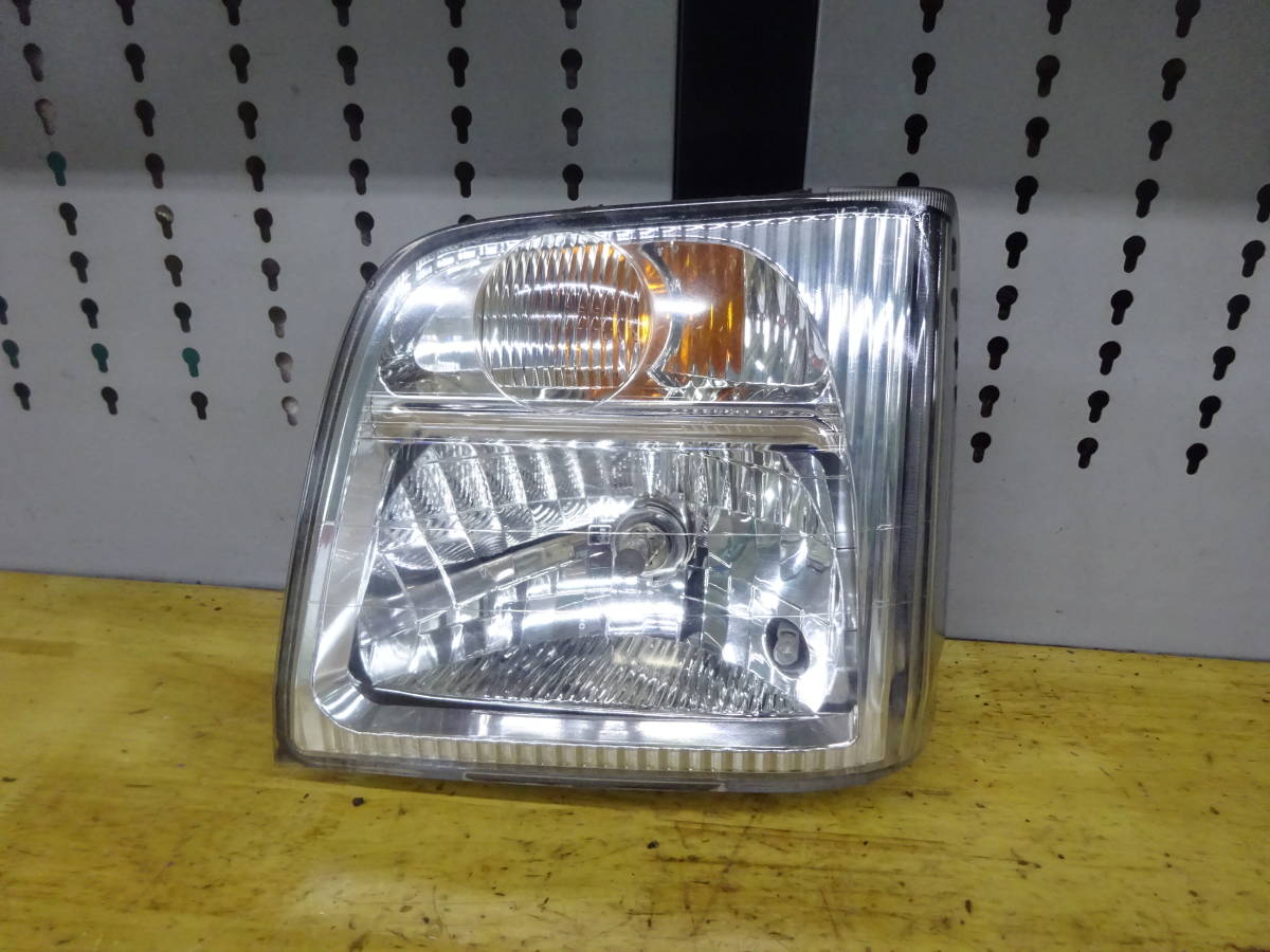 075099】 サンバー TT2 左ヘッドライト スバル サンバートラック