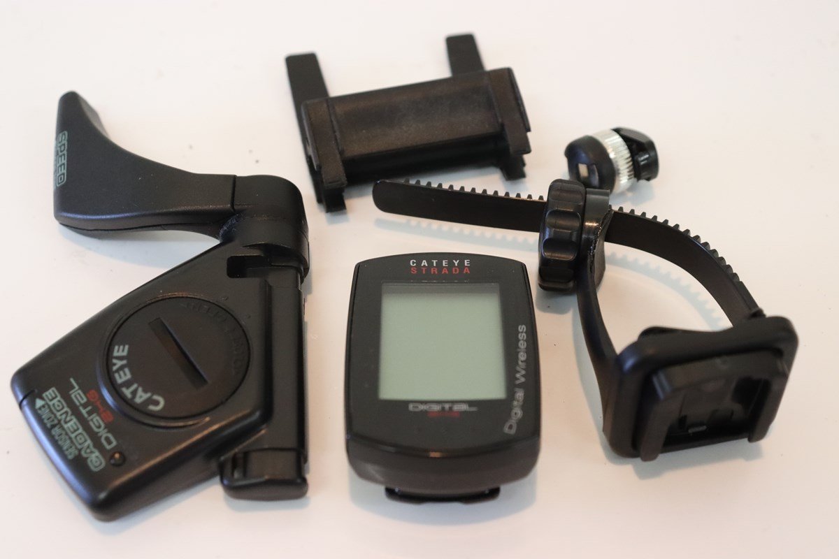 ☆CATEYE キャットアイ STRADA DIGITAL WIRELESS CC-RD420DW ワイヤレスサイコン 美品