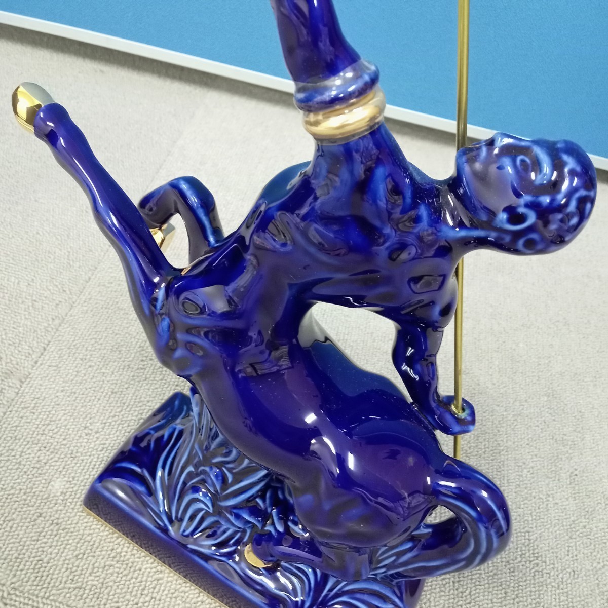 和田7月No.30 ブランデー REMY MARTIN CENTAURE LIMOGES レミーマルタン セント リモージュ ケンタウロス 青 陶器 700ml 40% 箱入 未開封_8