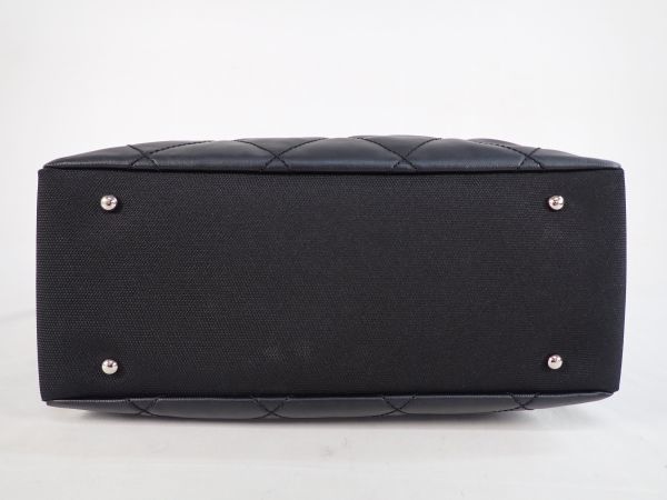 シャネル パリビアリッツGM キルティング 肩掛け ココマーク ブラック