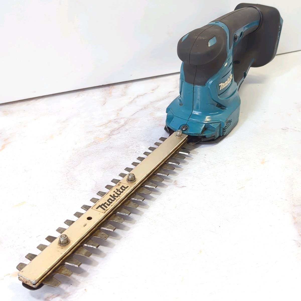 マキタ(Makita) マキタ 18V-260mm充電式ミニ生垣バリカン マキタ(Makita) マキタ 18V-260mm充電式ミニ生垣バリカン