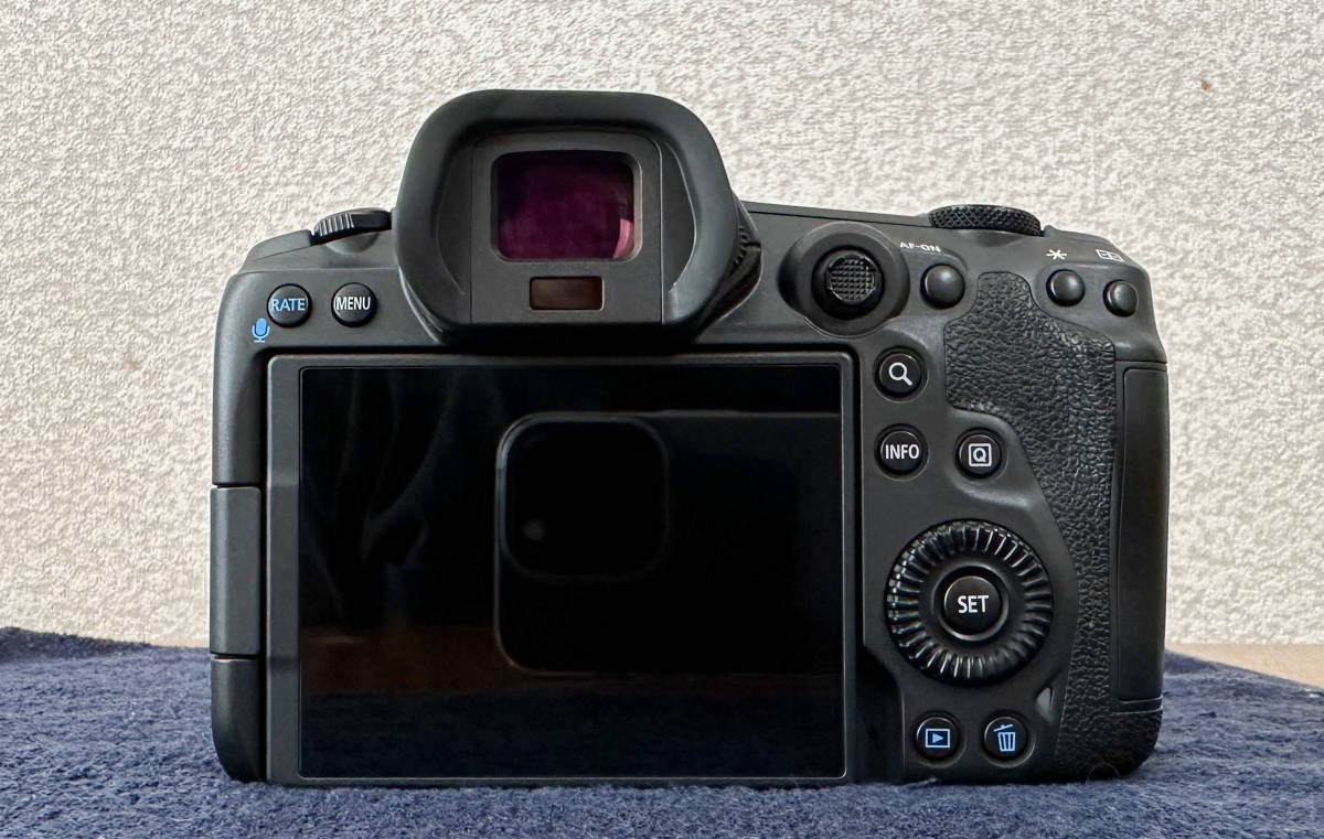 超美品 Canon キヤノン EOS R5 ボディ 及び 元箱及び付属品 CFexpress 