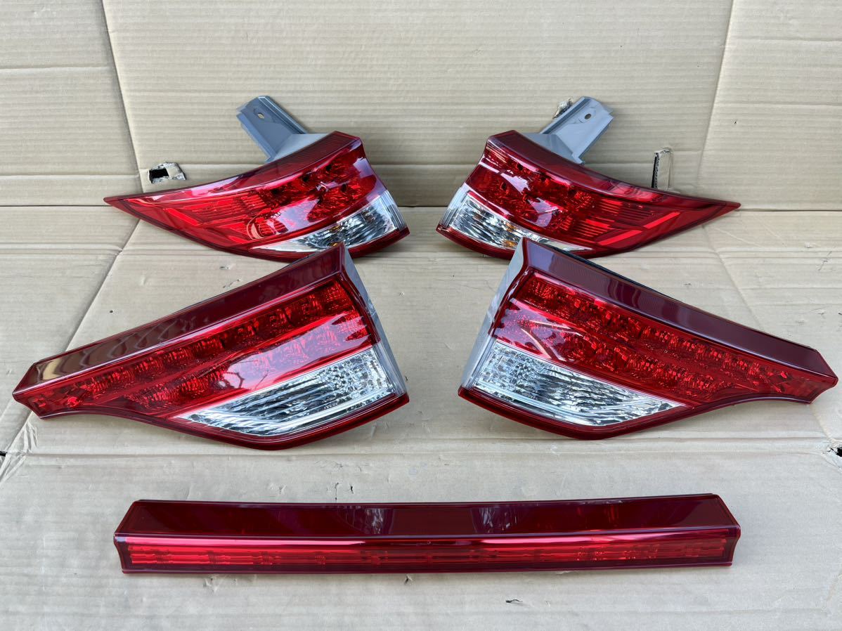 中古トヨタエスティマ ACR50W純正テールライト テールランプ 左右