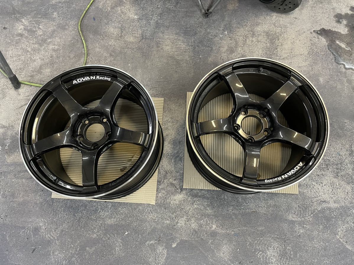 美品 ADVAN Racing TC-4 17インチ PCD114.3 5H 9.5j+50ブラックガン 