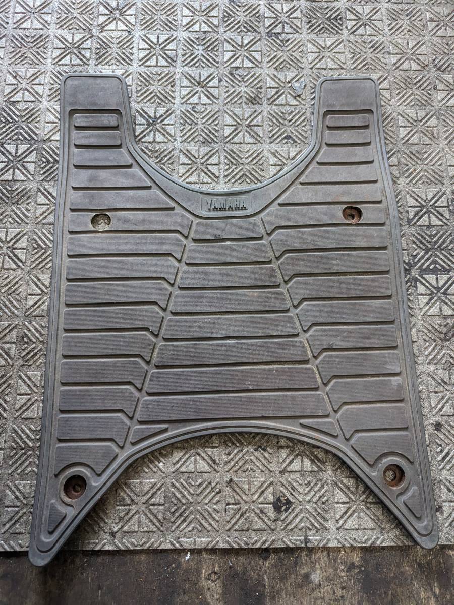 YAMAHA 純正 ペリカン　JOG用　マット　27V 破れ無し ヤマハ ペリカンジョグ 27V 純正ゴムマット フロアマット ステップ