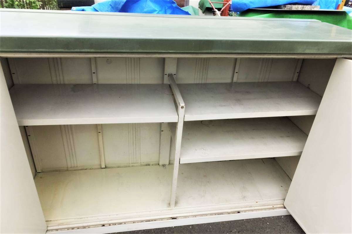 ☆ て-235 イナバ物置 物入れ 中古 両開き 鍵なし 激安!! 大きさ/約寸 