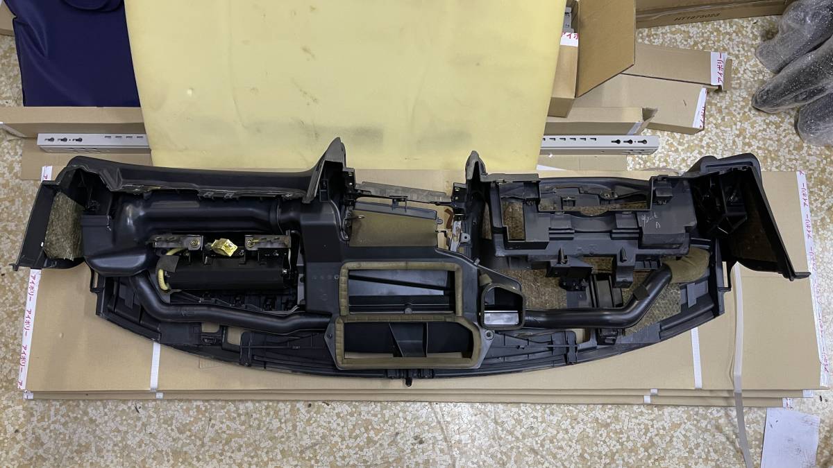 希少 BNR34 R34 スカイライン GT-R 純正ダッシュボード 製廃部品 前期 